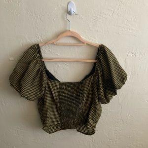 Puff sleeve crop top